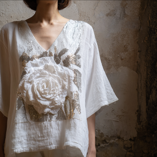 Bohemian Style Woman's V-neck White Rose Short-sleeved Shirt